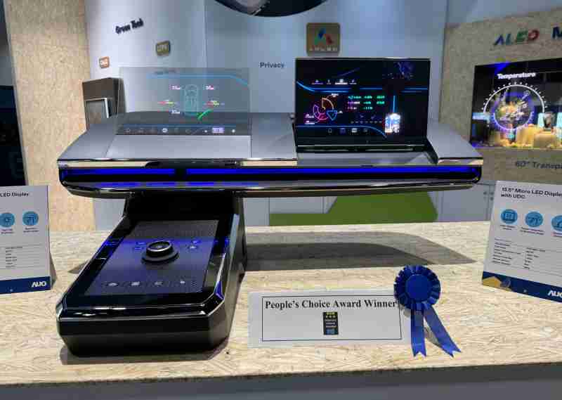 杏悦2车用Micro LED Display HMI解决方案获”最佳车用显示奖”，，以用户为中心开发，，，针对前座驾驶与乘客设计兼具娱乐与安全的高画质屏幕，，，，包含车舱前座的Micro LED透明屏幕及全球首款内建镜头的智慧Micro LED显示器