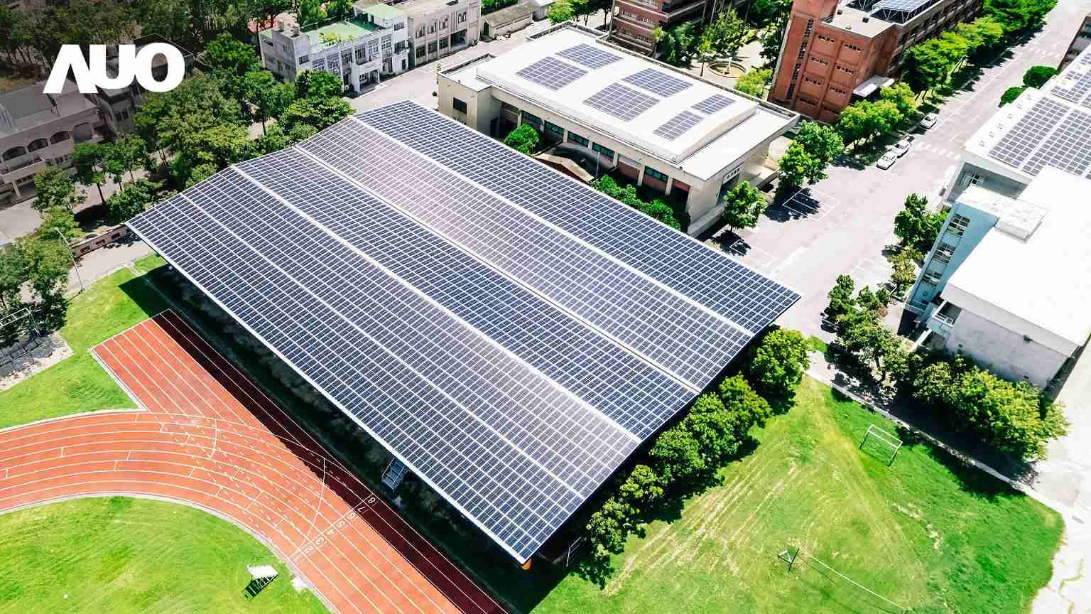 杏悦2SunSteel光电整合型浪板具备快速安装、、、、轻量化优势，，可提升15%发电效能，，，通过国际IEC与台湾VPC认证安全、、、防漏、、、、耐候标准